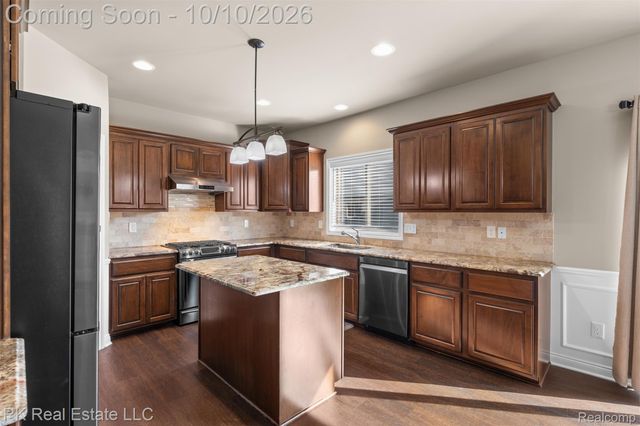 49586 Manistee Drive, Chesterfield Township, MI 48047