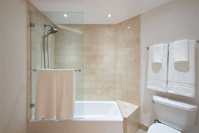 5 AVE MUNOZ RIVERA 404, San Juan, PR 00901