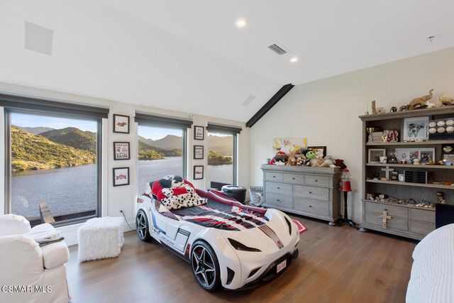 844 Lake Sherwood Drive, Lake Sherwood, CA 91361