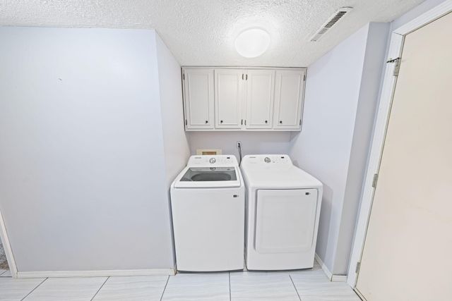 3869 Kingsway Drive, Crown Point, IN 46307