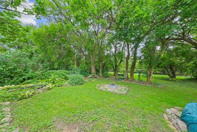 3869 Kingsway Drive, Crown Point, IN 46307