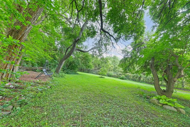 3869 Kingsway Drive, Crown Point, IN 46307