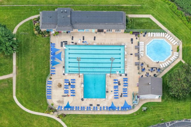 3869 Kingsway Drive, Crown Point, IN 46307