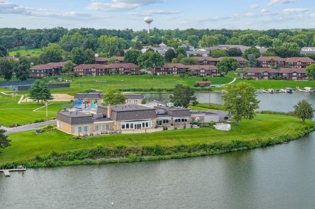 3869 Kingsway Drive, Crown Point, IN 46307