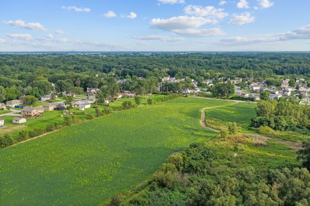3869 Kingsway Drive, Crown Point, IN 46307