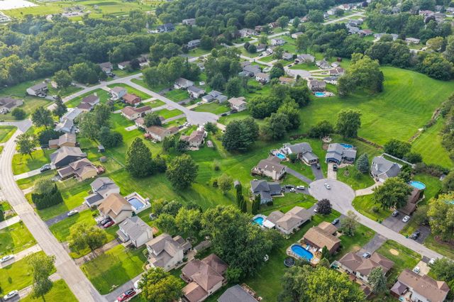 3869 Kingsway Drive, Crown Point, IN 46307
