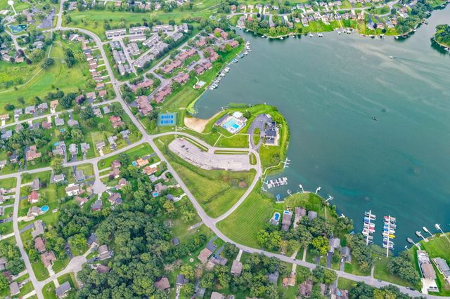 3869 Kingsway Drive, Crown Point, IN 46307