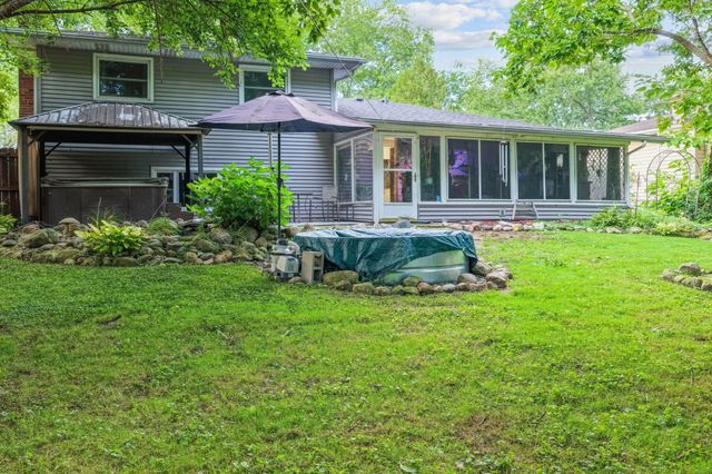 3869 Kingsway Drive, Crown Point, IN 46307