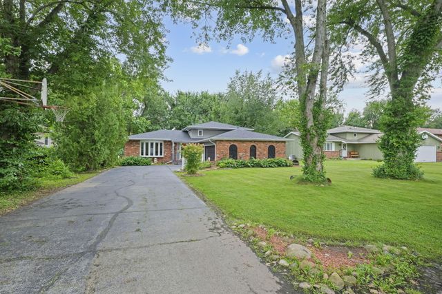 3869 Kingsway Drive, Crown Point, IN 46307