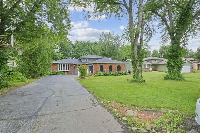 3869 Kingsway Drive, Crown Point, IN 46307