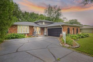 3869 Kingsway Drive, Crown Point, IN 46307