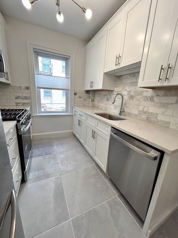 1666 Commonwealth Ave 24, Boston, MA 02135