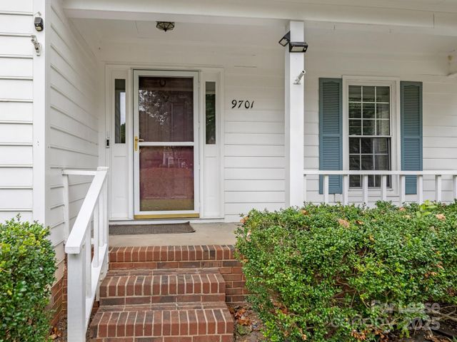9701 Kent Village Drive, Charlotte, NC 28269