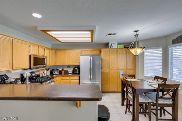 2072 Smoketree Village Circle, Henderson, NV 89012