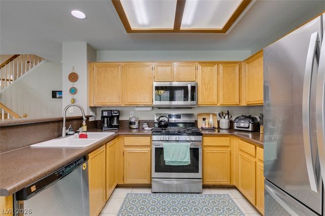 2072 Smoketree Village Circle, Henderson, NV 89012