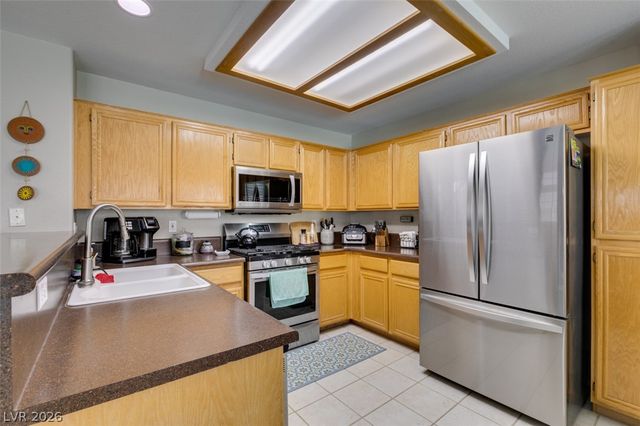 2072 Smoketree Village Circle, Henderson, NV 89012
