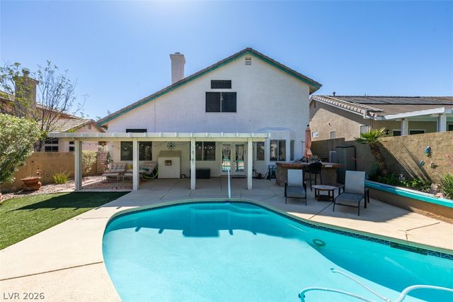2072 Smoketree Village Circle, Henderson, NV 89012