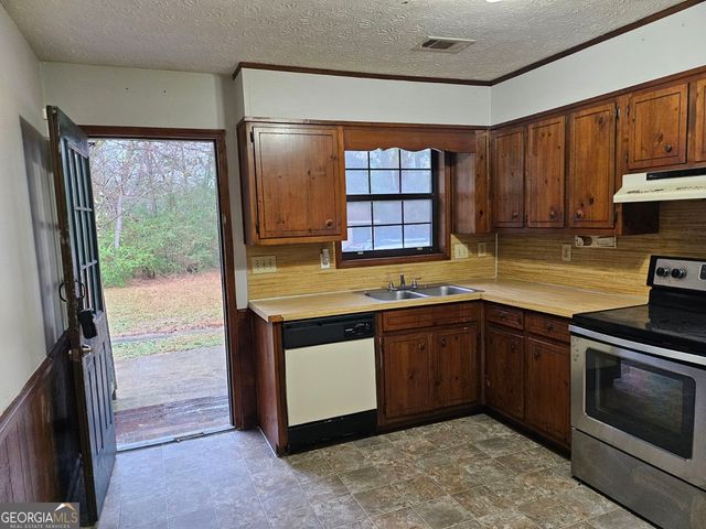2835 Springdale Road B, Snellville, GA 30039