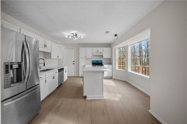 180 Preston Oaks Drive, Alpharetta, GA 30022