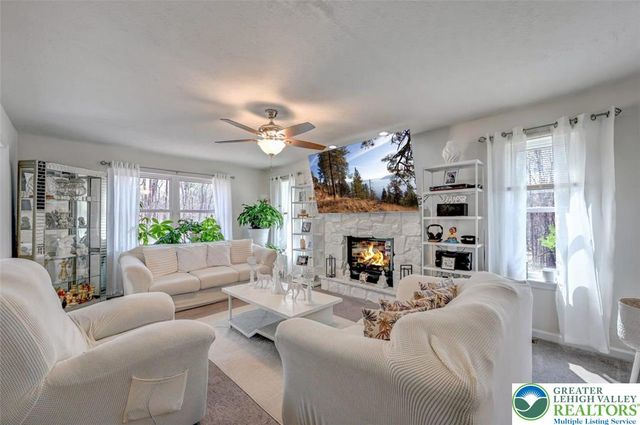 235 Jackie Court, Price Twp, PA 18302