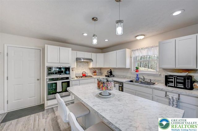 235 Jackie Court, Price Twp, PA 18302