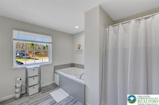 235 Jackie Court, Price Twp, PA 18302