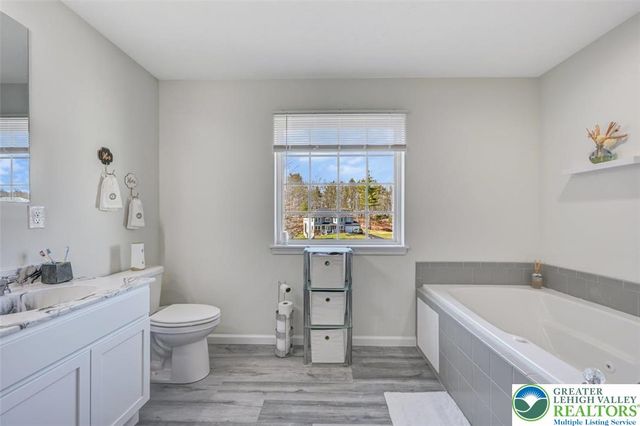 235 Jackie Court, Price Twp, PA 18302