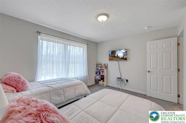 235 Jackie Court, Price Twp, PA 18302