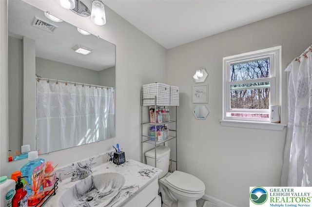 235 Jackie Court, Price Twp, PA 18302