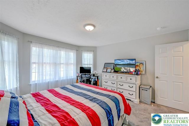 235 Jackie Court, Price Twp, PA 18302