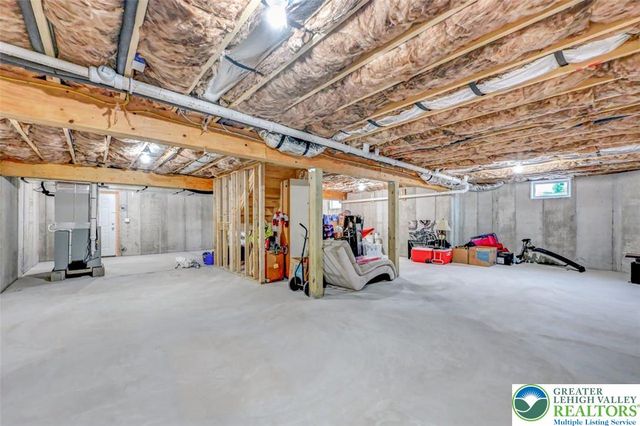 235 Jackie Court, Price Twp, PA 18302