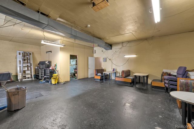 13200 Fenkell Street, Detroit, MI 48227