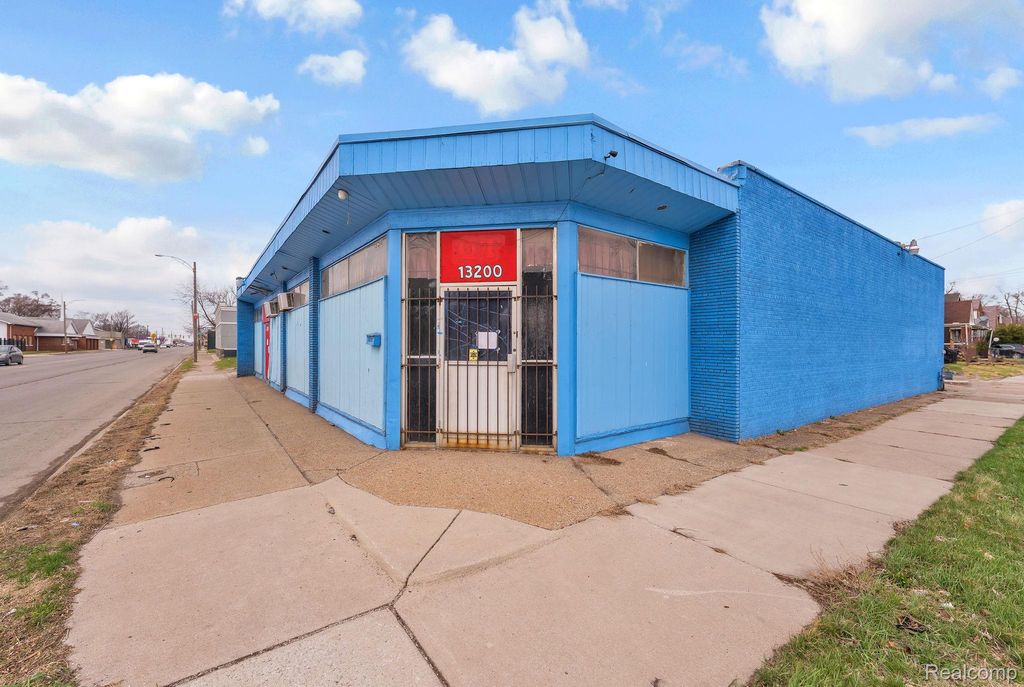 13200 Fenkell Street, Detroit, MI 48227