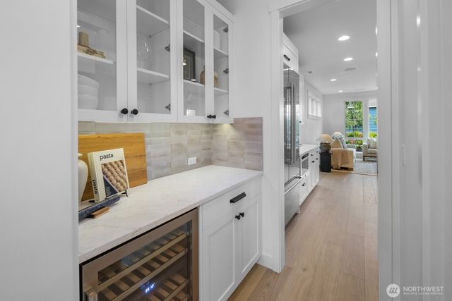 210 35th Avenue E, Seattle, WA 98112