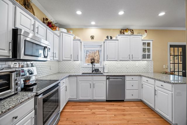 206 59th Court, West Des Moines, IA 50266