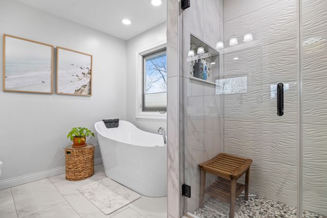 206 59th Court, West Des Moines, IA 50266