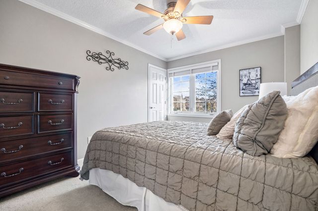 206 59th Court, West Des Moines, IA 50266