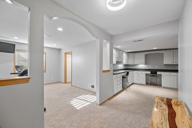 206 59th Court, West Des Moines, IA 50266