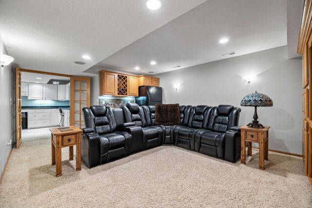 206 59th Court, West Des Moines, IA 50266