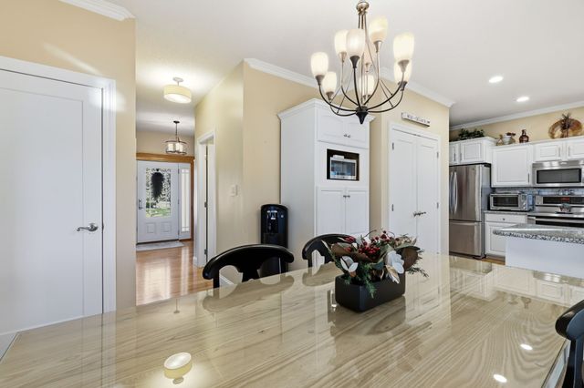 206 59th Court, West Des Moines, IA 50266