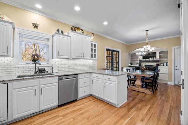 206 59th Court, West Des Moines, IA 50266