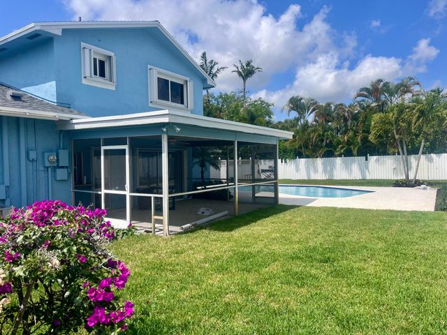 3905 Flag Drive, Palm Beach Gardens, FL 33410