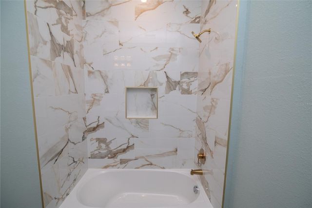 310 GIBSON AVENUE, Lake Wales, FL 33853