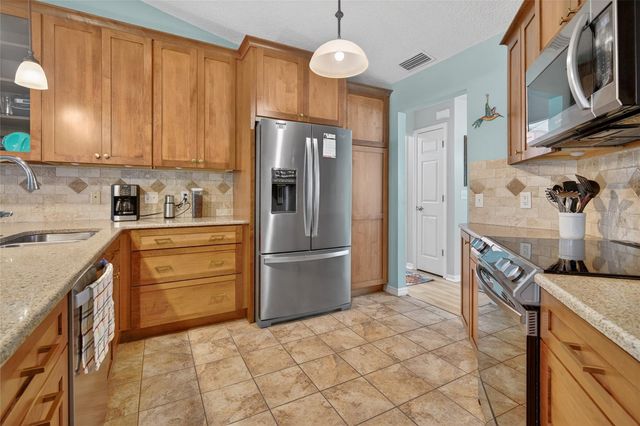 5118 ROYAL OAK DRIVE, Fruitland Park, FL 34731