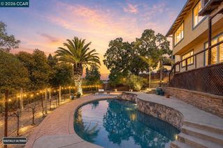 61 St. Thomas Ln, Pleasant Hill, CA 94523