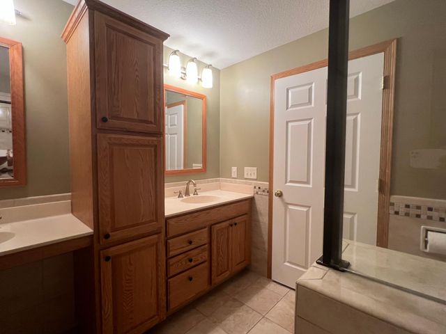 1525 Pine Pointe, White Bear Lake, MN 55110