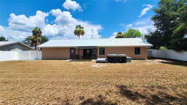 40 SE CHINICA DRIVE, Summerfield, FL 34491