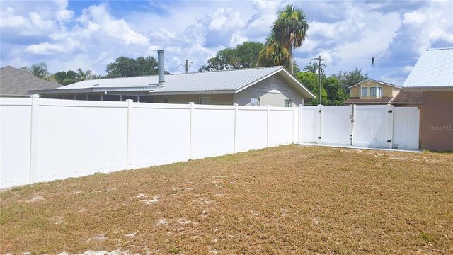 40 SE CHINICA DRIVE, Summerfield, FL 34491