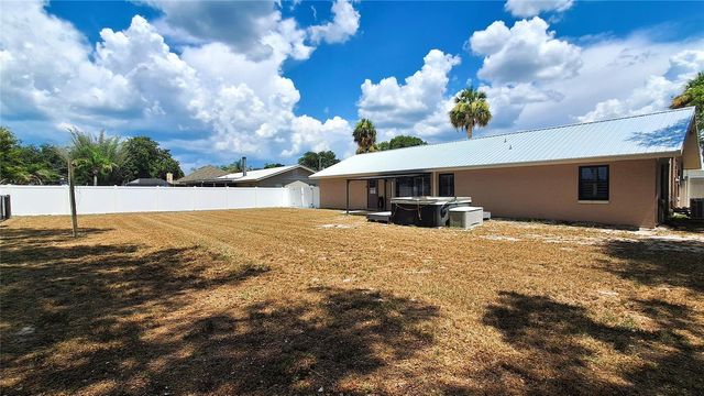 40 SE CHINICA DRIVE, Summerfield, FL 34491