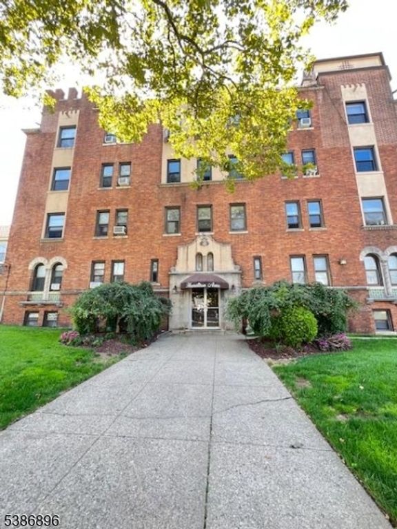 303 Hamilton Pl D4, Hackensack City, NJ 07601